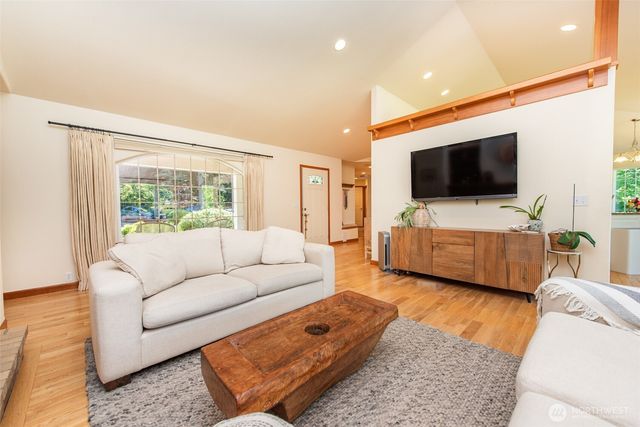 142 Charles Way, Sequim, WA 98382