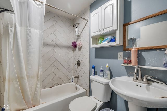 2320 N Catherwood Avenue, Indianapolis, IN 46219