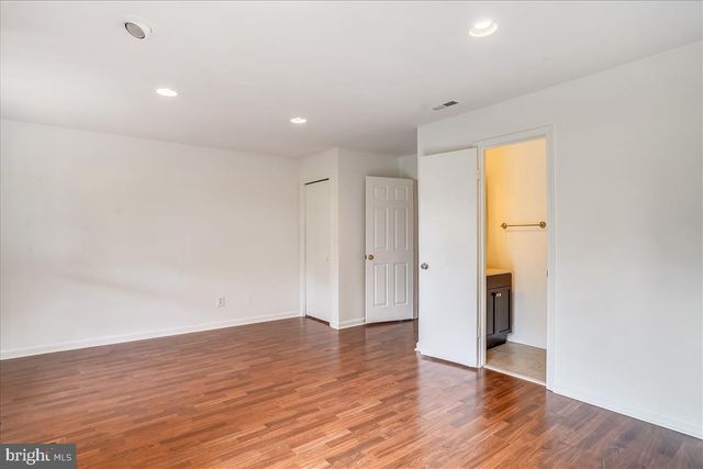 8830 THOMAS LEA, Gaithersburg, MD 20886