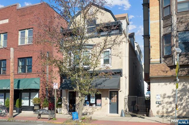 94 Walnut Street 2, Montclair, NJ 07042