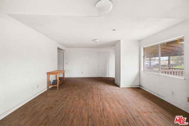 6906 Phelan Road, Phelan, CA 92371