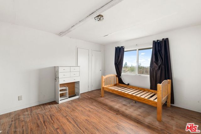 6906 Phelan Road, Phelan, CA 92371