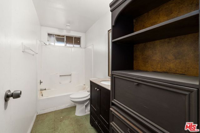 6906 Phelan Road, Phelan, CA 92371