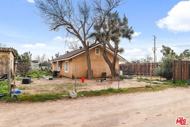 6906 Phelan Road, Phelan, CA 92371