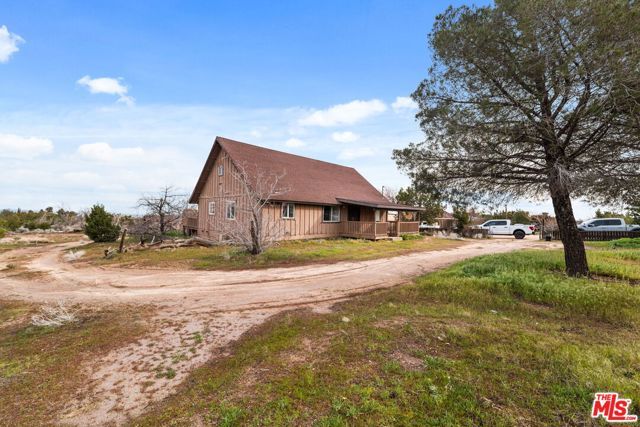 6906 Phelan Road, Phelan, CA 92371