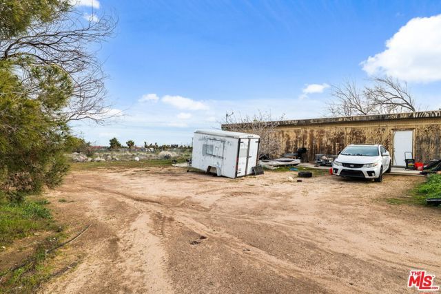 6906 Phelan Road, Phelan, CA 92371