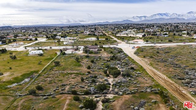 6906 Phelan Road, Phelan, CA 92371