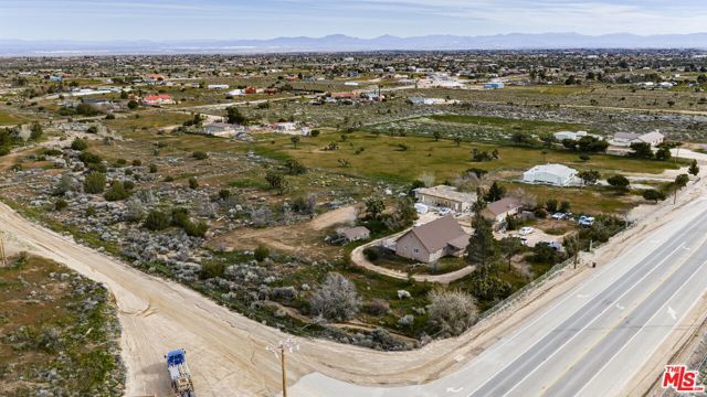 6906 Phelan Road, Phelan, CA 92371