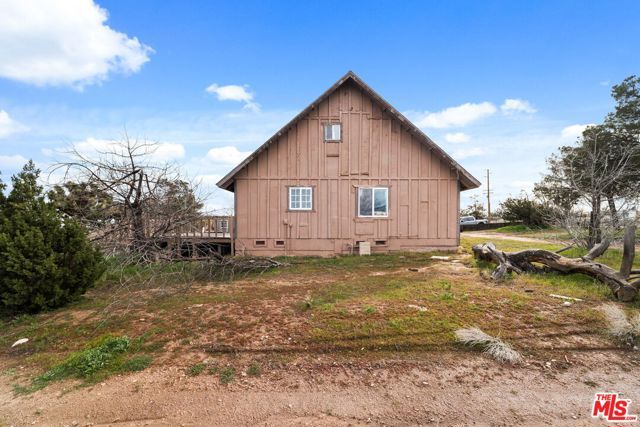 6906 Phelan Road, Phelan, CA 92371