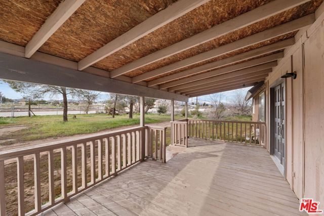 6906 Phelan Road, Phelan, CA 92371