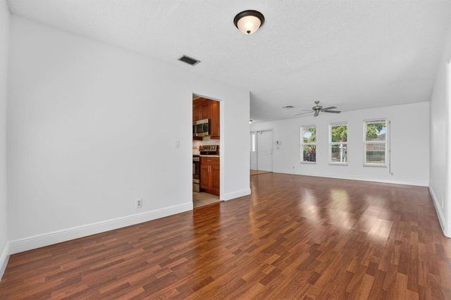 1273 SW 25th Avenue, Deerfield Beach, FL 33442