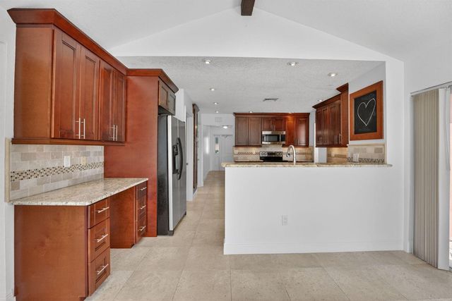1273 SW 25th Avenue, Deerfield Beach, FL 33442