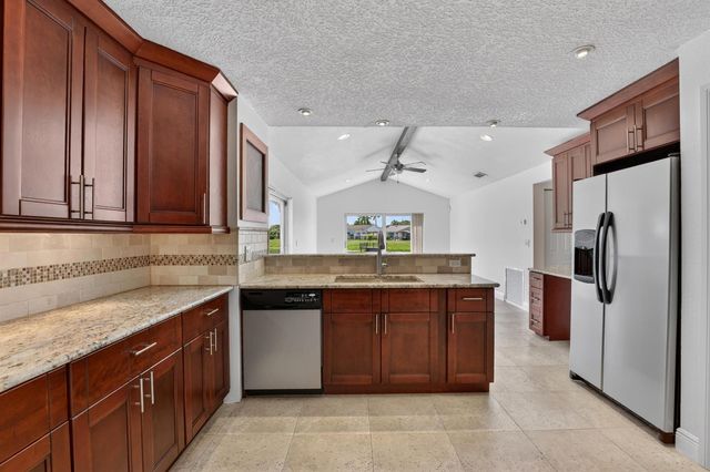 1273 SW 25th Avenue, Deerfield Beach, FL 33442
