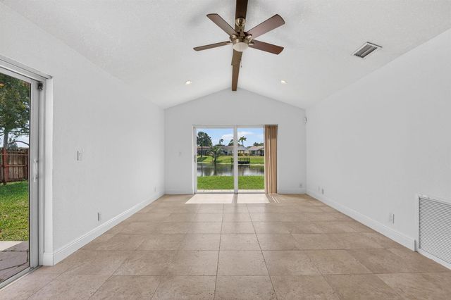 1273 SW 25th Avenue, Deerfield Beach, FL 33442