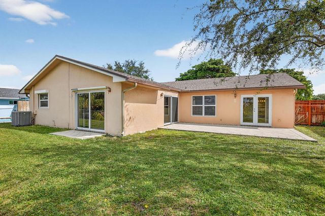 1273 SW 25th Avenue, Deerfield Beach, FL 33442