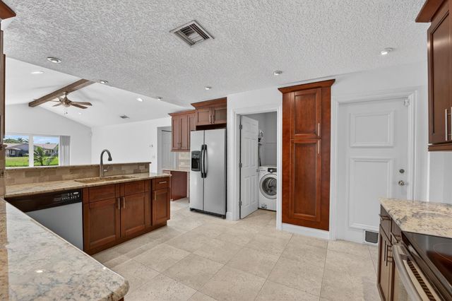1273 SW 25th Avenue, Deerfield Beach, FL 33442