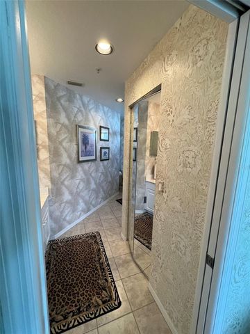 6632 PINEVIEW TERRACE 10-201, Bradenton, FL 34203