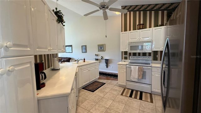 6632 PINEVIEW TERRACE 10-201, Bradenton, FL 34203