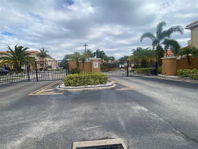 5517 PARADISE CAY CIRCLE, Kissimmee, FL 34746