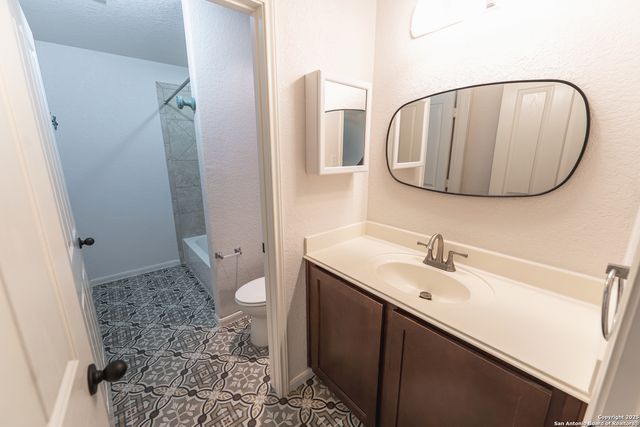 2203 Muuga Manor, San Antonio, TX 78251