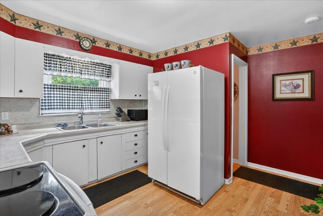 509 Fayette Street, Jonesville, MI 49250