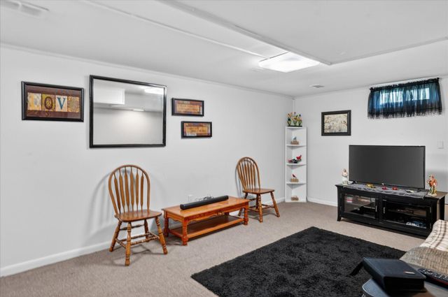 509 Fayette Street, Jonesville, MI 49250