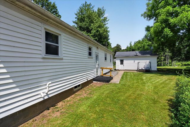 509 Fayette Street, Jonesville, MI 49250