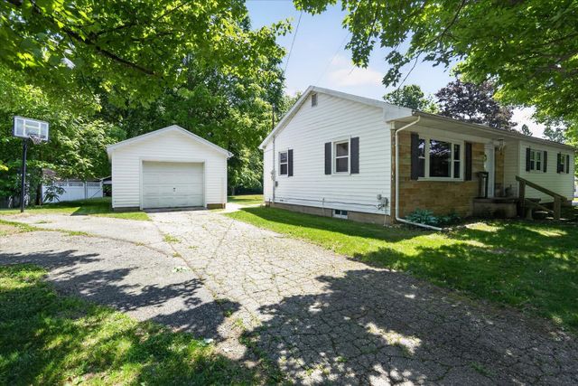 509 Fayette Street, Jonesville, MI 49250