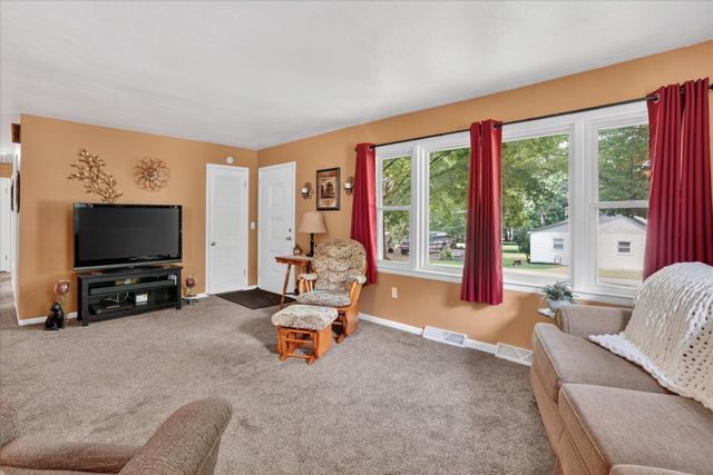 509 Fayette Street, Jonesville, MI 49250