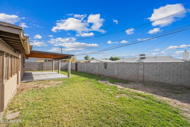 3823 W LAWRENCE Road, Phoenix, AZ 85019