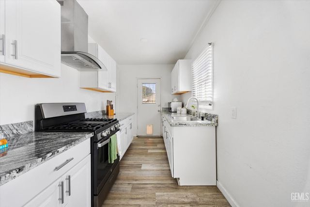 2314 Olympic Drive, Bakersfield, CA 93308