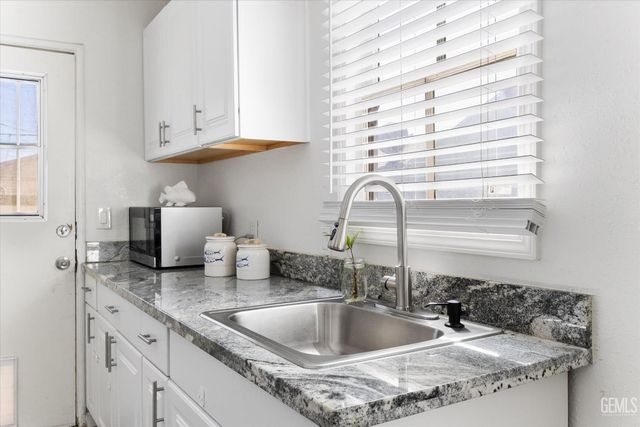 2314 Olympic Drive, Bakersfield, CA 93308