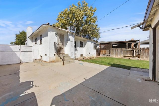 2314 Olympic Drive, Bakersfield, CA 93308