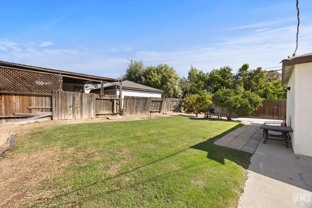 2314 Olympic Drive, Bakersfield, CA 93308