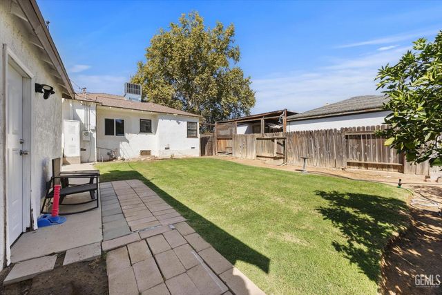 2314 Olympic Drive, Bakersfield, CA 93308