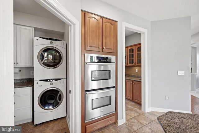 21054 HOODED CROW DR, Leesburg, VA 20175