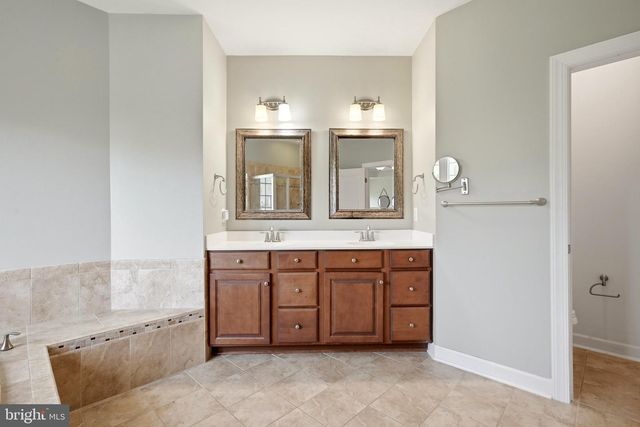21054 HOODED CROW DR, Leesburg, VA 20175