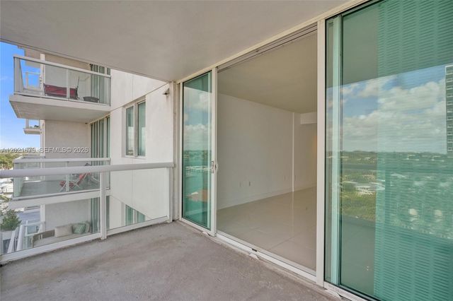 1861 NW S River Dr 1002, Miami, FL 33125