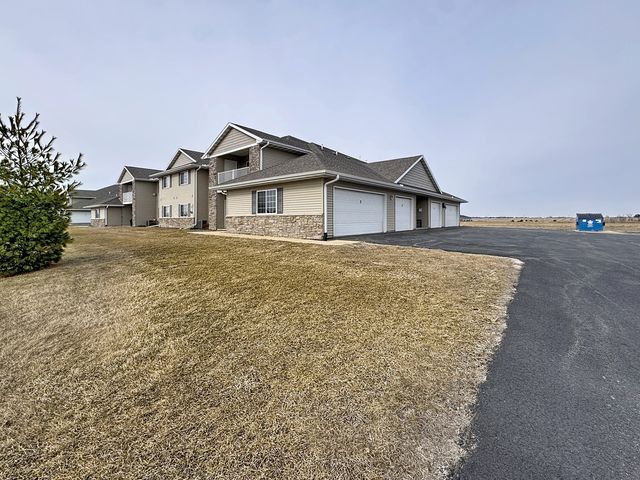 420 E Franklin Street 104, Eldridge, IA 52748