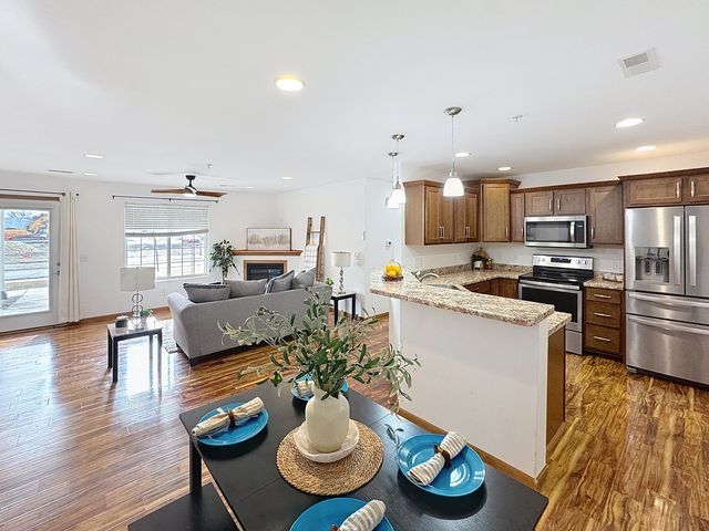 420 E Franklin Street 104, Eldridge, IA 52748