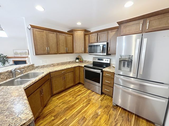 420 E Franklin Street 104, Eldridge, IA 52748