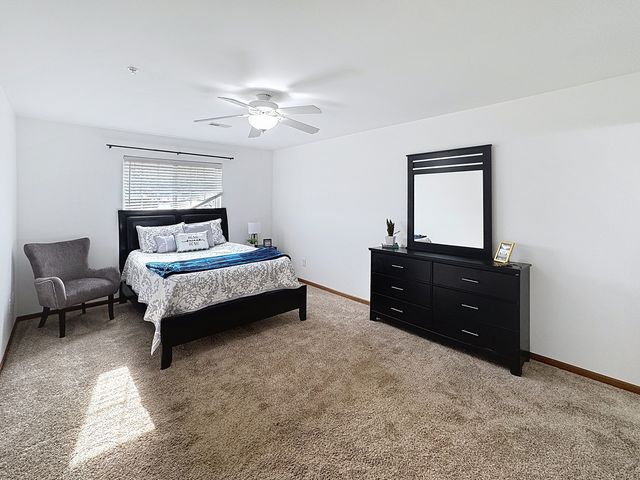 420 E Franklin Street 104, Eldridge, IA 52748