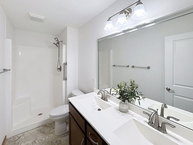 420 E Franklin Street 104, Eldridge, IA 52748