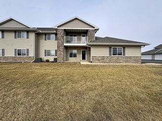 420 E Franklin Street 104, Eldridge, IA 52748