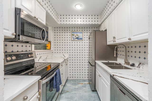 1407 Lake Shore Drive, 139, Columbus, OH 43204