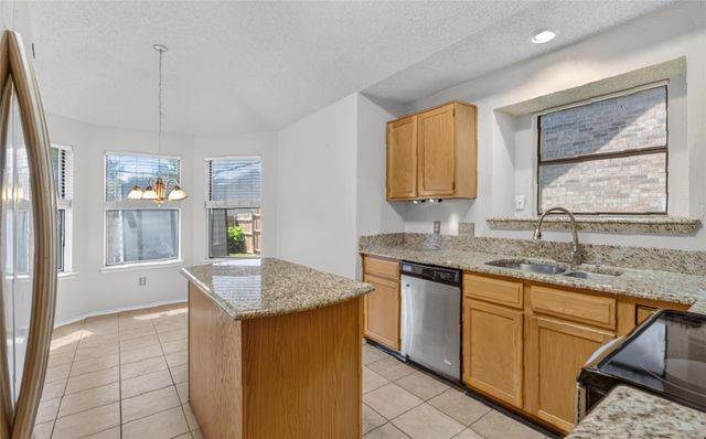 1001 Creek Valley Road, Mesquite, TX 75181