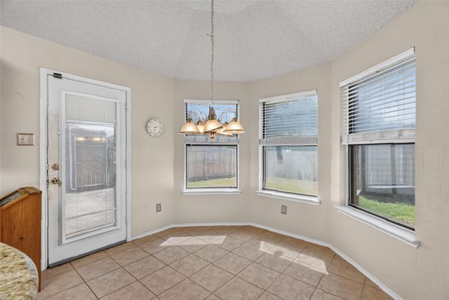 1001 Creek Valley Road, Mesquite, TX 75181