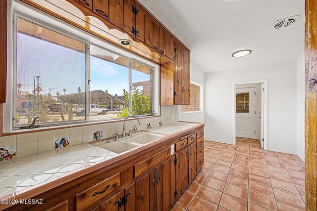 233 N Bentley Avenue, Tucson, AZ 85716