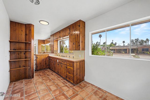 233 N Bentley Avenue, Tucson, AZ 85716