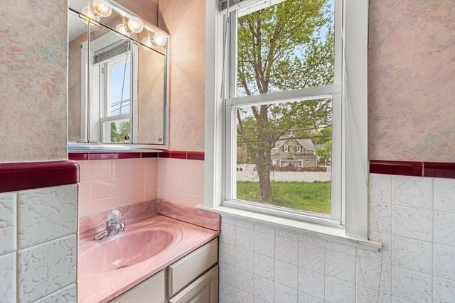 9 Cleveland Ave., Saugus, MA 01906
